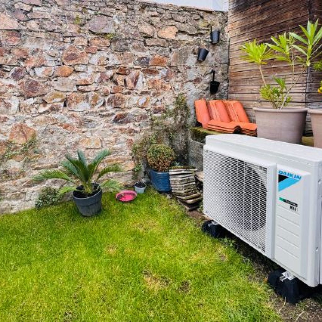 PAC et plancher chauffant à Angers unité extérieure