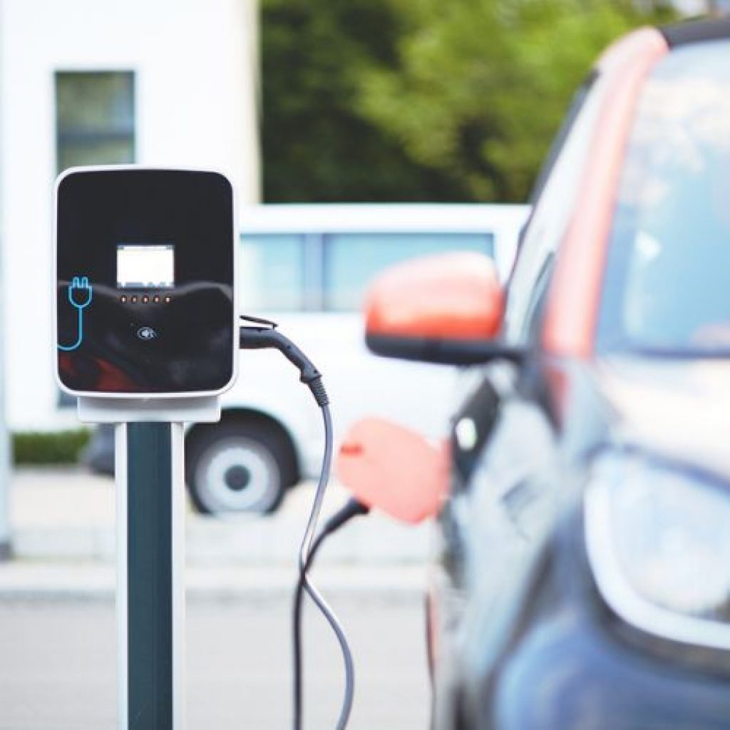 borne de recharge électrique maine et loire